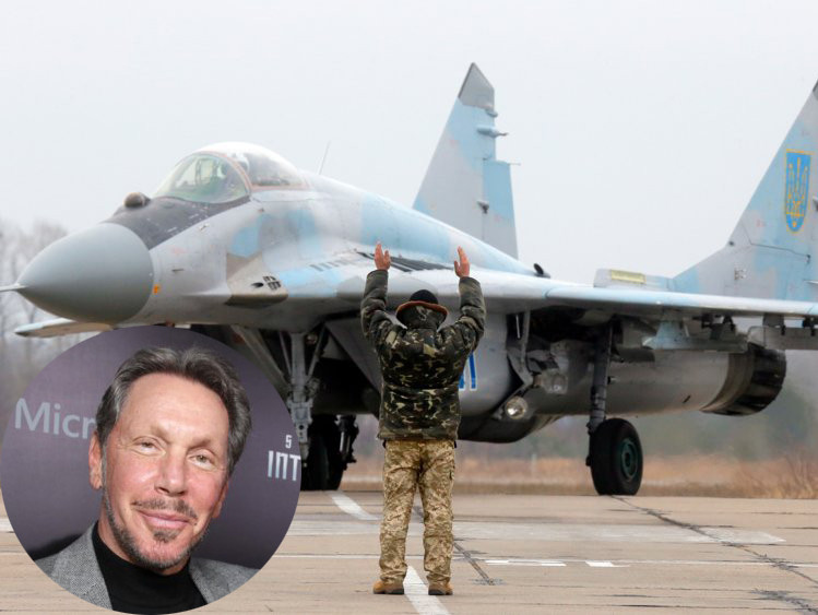 Tỷ phú Ell Ellison - người sáng lập Oracle không chỉ sở hữu một hòn đảo ở Hawaii cùng một đội đua du thuyền mà còn mua hai máy bay chiến đấu quân sự.