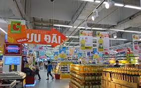 Đừng vì cửa hàng giảm giá mà mua nhiều hơn so với nhu cầu bình thường của mình. Điều này sẽ khiến bạn tiêu tốn một khoản kha khá vào những món đồ không thực sự cần thiết.