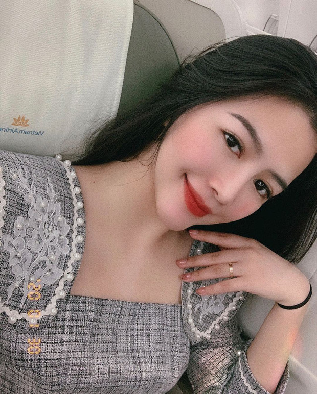 Mới đây, Rosie Hoàng Kiều Yến - nàng tiểu thư 10X đã tiết lộ mẫu bạn trai khi tổ chức Q&amp;A trên Instagram. Cô được hỏi về lựa chọn giữa một anh chàng giàu có và một anh chàng thông minh.