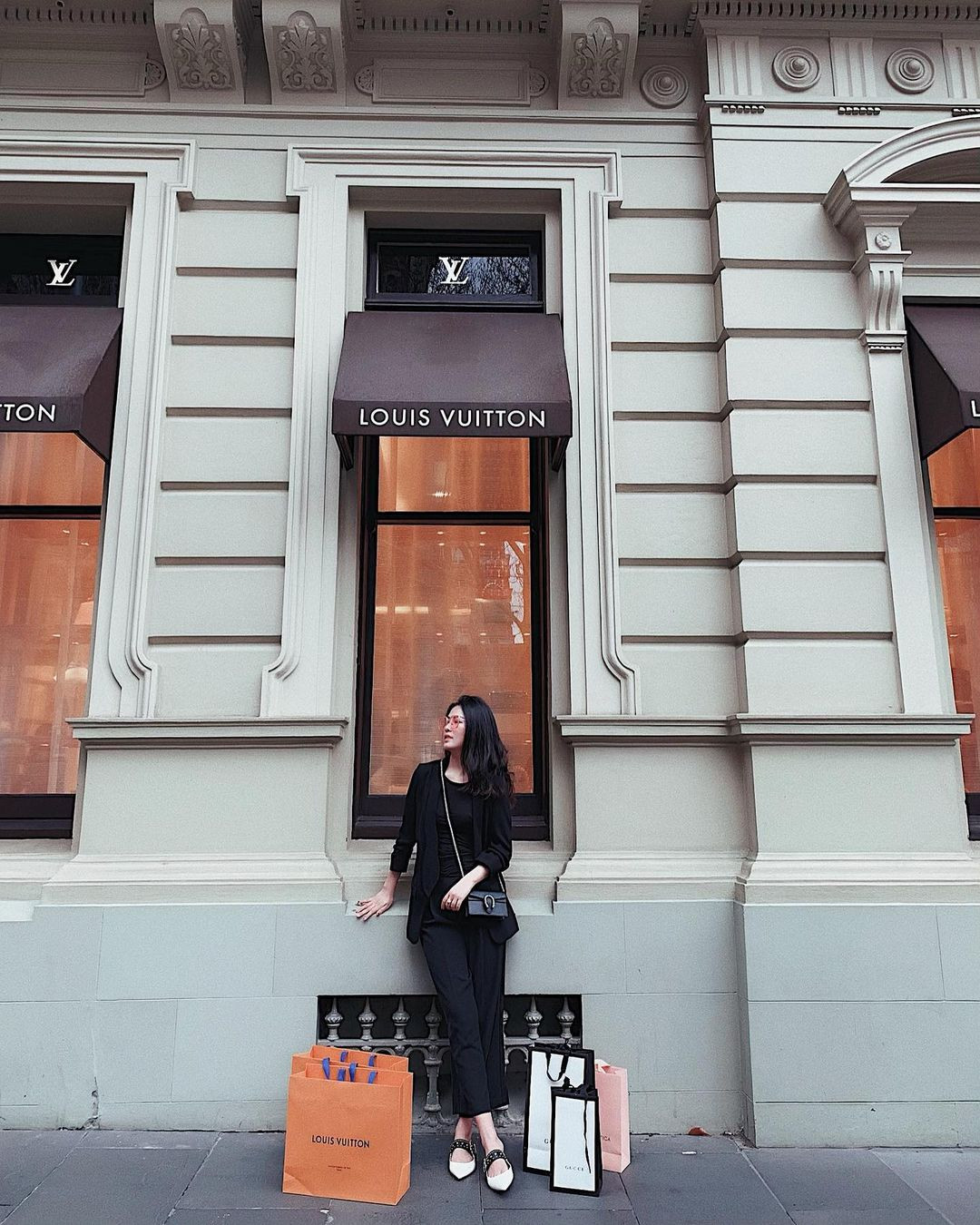 Rich kid trích lại chia sẻ của Hoa hậu Hương Giang và cho biết mình đồng quan điểm với nàng Hậu. Theo đó, Hương Giang chọn yêu một chàng trai giàu vì: "Người thông minh chưa chắc đã giàu nhưng người giàu thì khả năng cao là người thông minh, nên tôi chọn người giàu".