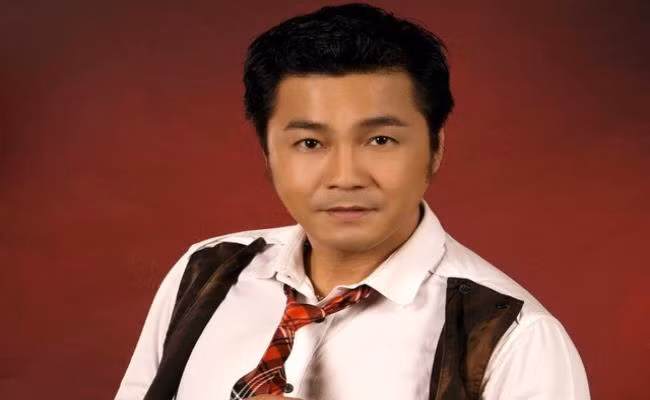 Biệt thự 700m2 của “ông vua màn bạc Việt” thập niên 90 Biet thu 700m2 cua “ong vua man bac Viet” thap nien 90