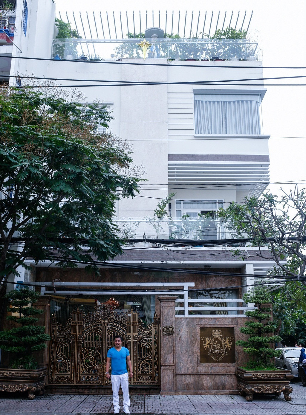 Hiện tại, nam diễn viên vẫn độc thân và sống trong căn căn biệt thự ở Tân Bình, TP.HCM. Ảnh: Zing.