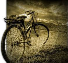 Cùng với ti vi đen trắng, xe đạp Thống Nhất có giá tới nửa cây vàng lúc bấy giờ cũng là một số tiền quá lớn với thu nhập của nhiều gia đình Việt thời bấy giờ. Ảnh: Internet