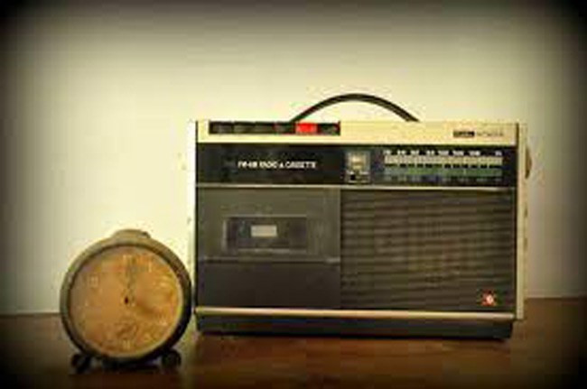 Đài cassette là hàng Nhật du nhập vào nước ta từ những năm 80 - 90 của thế kỷ trước. Hiện, nhiều người đam mê đồ cổ vẫn trưng bày đài cassette trong phòng khách, phòng đọc, quán cà phê...Ảnh: Internet