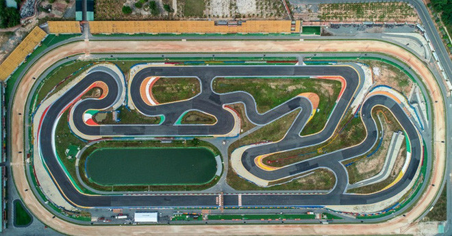 Được xây dựng trên lô đất có tổng diện tích 60 ha nằm trong Khu du lịch, Trường đua Đại Nam gồm 5 đường chạy và sân đua khác nhau. Ảnh: Dainam