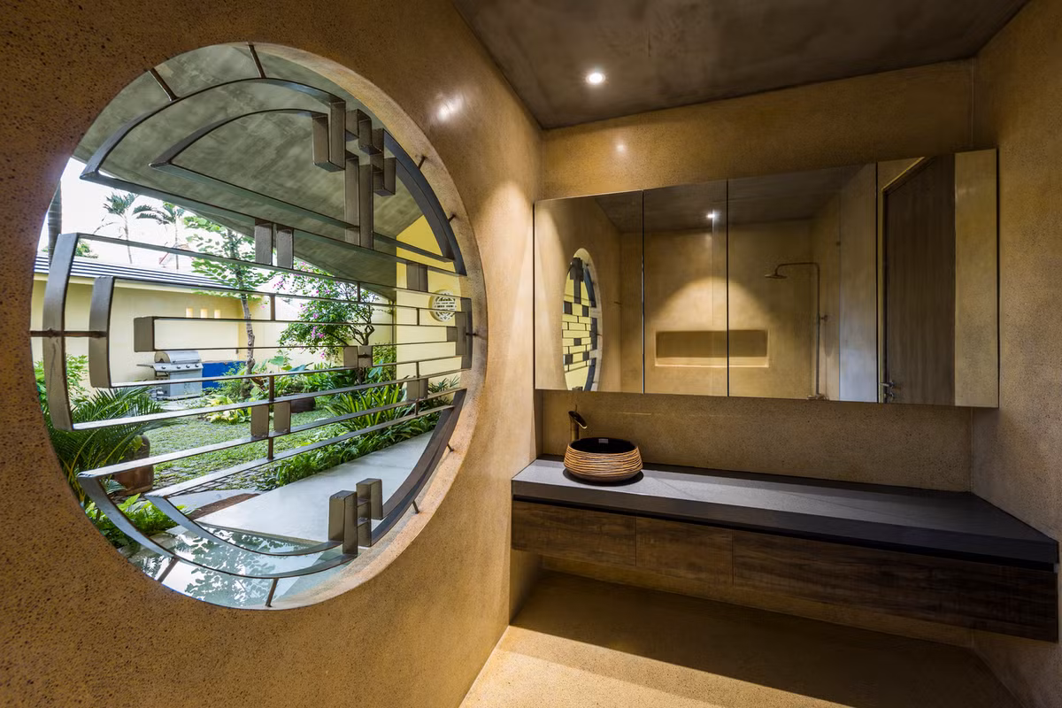 Ô thoáng thiết kế theo phong cách cổ kính. Nguồn ảnh: Hiroyuki Oki