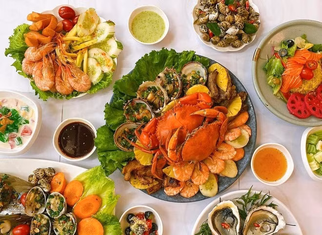 Bên cạnh món ăn truyền thống, giới nhà giàu Việt còn tìm mua các món sơn hào hải vị bậc nhất thế giới để làm phong phú thêm bàn tiệc của gia đình. Ảnh: Internet