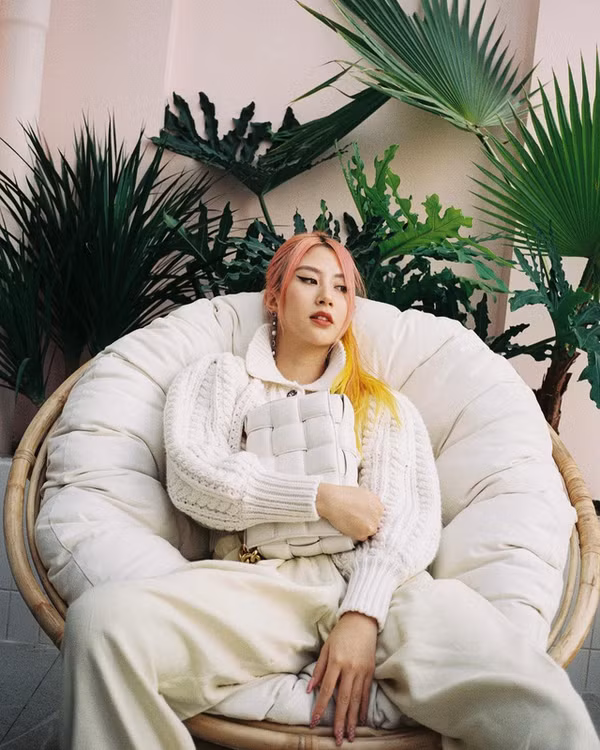 Hotgirl Hà thành cho biết giá nhà mua thô là 7 tỷ, sau khi mua sắm đồ nội thất thì tổng chi phí đã lên tới gần 9 tỷ đồng. Ảnh: IG