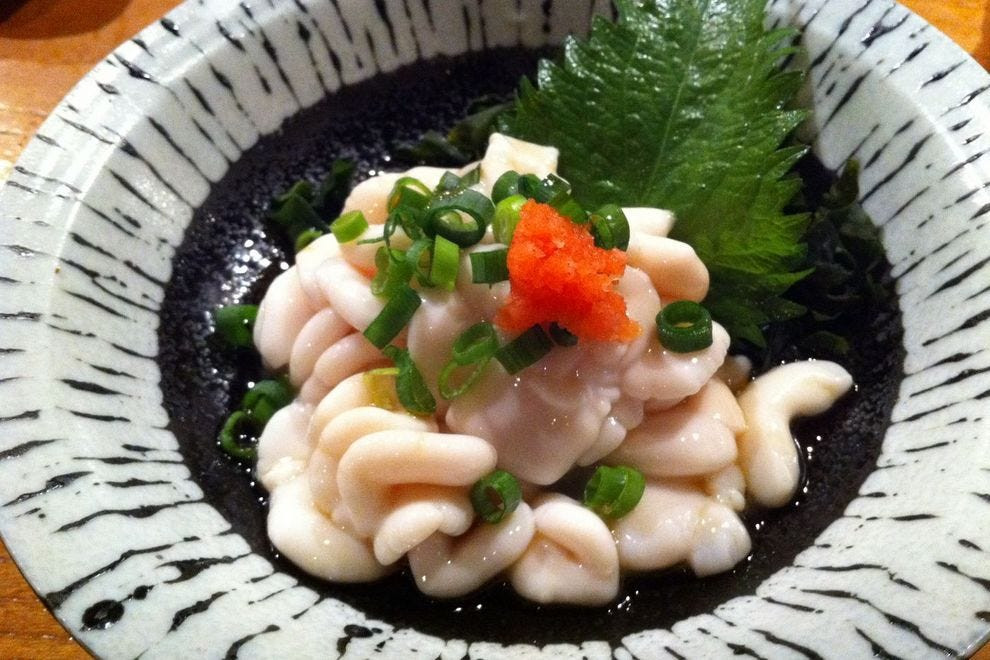 Tuy nhiên, muốn có tinh hoàn cá Nhật Bản, người tiêu dùng phải đợi trong khoảng thời gian nửa tháng, hàng mới được xách tay về Việt Nam. Ảnh: Getty Image.