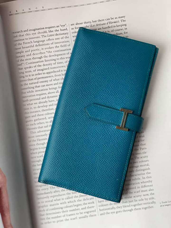 Ví Hermes mua 60 triệu nay được Ngọc Trinh thanh lý giá 35 triệu đồng.