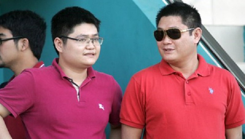 Năm 2013, bầu Thụy nhường lại “sân chơi” bóng đá cho người em trai của mình là ông Nguyễn Xuân Thủy. Sau nhiều năm làm bóng đá, bầu Thụy đã bơm hàng chục tỷ đồng mỗi năm cho bóng đá. Nguồn ảnh: Internet.