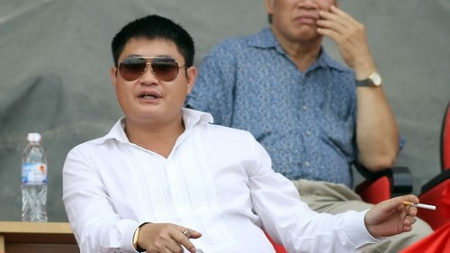 Bầu Thụy là người sáng lập CTCP Thaiholdings. Ông hiện sở hữu hơn 85,9 triệu cổ phiếu THD.