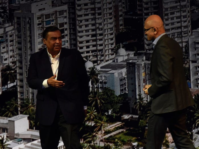 Ông Ambani là thành viên châu Á đầu tiên trong top 10 người giàu nhất thế giới. Năm 2020, tài sản của ông đã vượt qua người đồng sáng lập Oracle Larry Ellison và người phụ nữ giàu nhất thế giới, Francoise Bettencourt Meyers, để trở thành người giàu thứ 9 trên thế giới. Ảnh: Getty Images