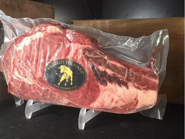 Mỗi tuần, trang trại Polmard chỉ làm thịt 4 con bò, sau đó lại mang đi ủ đông cả chục năm nên thành phẩm của nó rất khan hiếm và đắt đỏ. Được biết một miếng thịt làm bít tết từ phần cote de boeuf (phần thịt thăn ngoại, có dính kèm theo cây sườn) ngủ đông từ năm 2000 đến giờ có giá lên tới 3.200 USD, tương đương khoảng 74 triệu đồng.