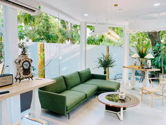 Shark Lê Đăng Khoa thiết kế phòng khách khá đơn giản nhưng tinh tế.