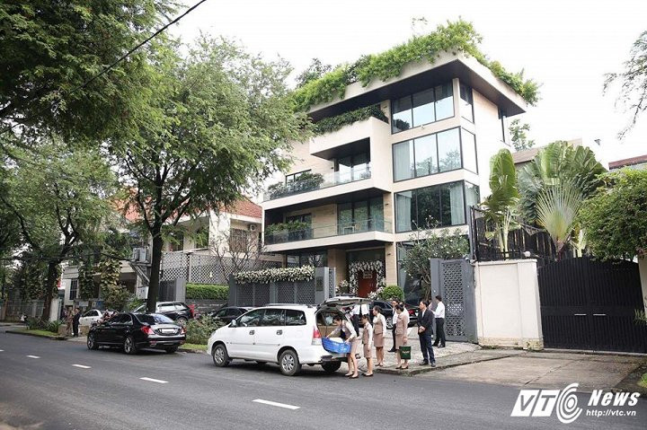 Biệt thự của thiếu gia Trung Tín - chồng Hoa hậu Đặng Thu Thảo nằm trong tuyến phố trung tâm ở quận 1 (TP HCM). Ảnh: VTCNews.