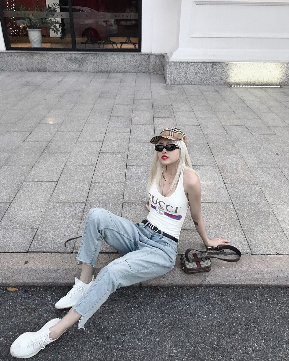 Các thương hiệu được ca sĩ Thiều Bảo Trâm yêu thích là: Chanel, Gucci, Dior, Buberry, Balenciaga, Prada...Ảnh: Zing