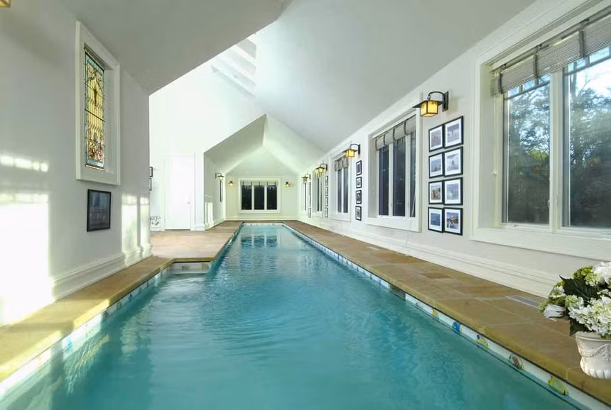 Nhà nghỉ cho khách khứa được tích hợp với một hồ bơi.