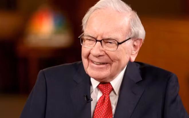 Tỷ phú Warren Buffett (88,2 tỷ USD) - Giám đốc điều hành Berkshire Hathaway được coi là một trong những nhà đầu tư thành công nhất mọi thời đại.