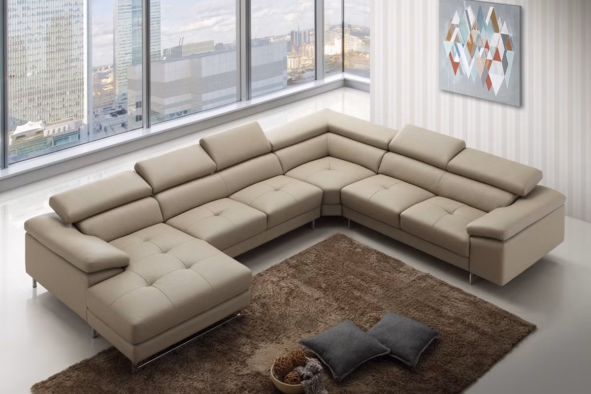Một bộ sofa bằng da cồng kềnh đứng đầu danh sách những thiết kế nội thất không thể lỗi thời hơn. Lý do là giá thành của nó quá đắt, thiết kế cũ kỹ và không thoải mái khi ngồi.