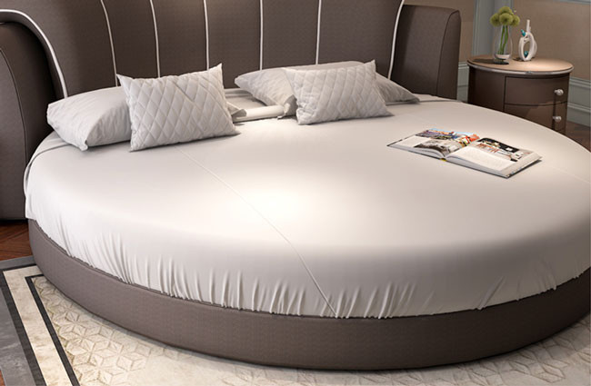 Giường tròn hầu như không thích hợp với mọi giường ngủ. Nó chiếm nhiều không gian và yêu cầu đệm, chăn ga đặc biệt.