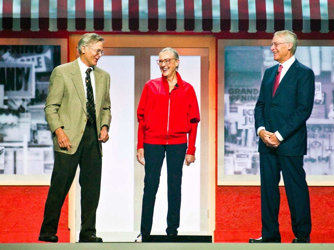 Sau khi Sam qua đời, vấn đề người thừa kế của Walmart trở thành ưu tiên hàng đầu cho sự tồn vong của công ty.