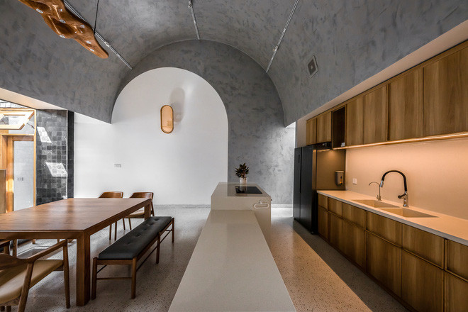 Tình cảm của con người không bao giờ hết, mà chỉ chuyển từ cái này sang cái khác.