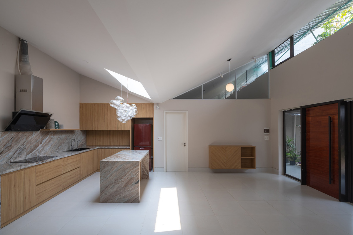 Mỗi không gian đều được kết nối với sân vườn chung nhưng có tầm nhìn riêng cho từng không gian.