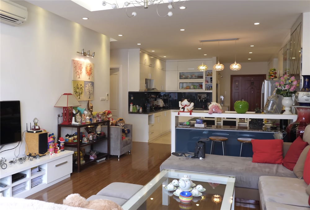 Căn hộ mà Mai Phương Thúy thường xuyên chia sẻ trên mạng xã hội có thiết kế đơn giản, gần gũi và ấm cúng. Ảnh: Facebook