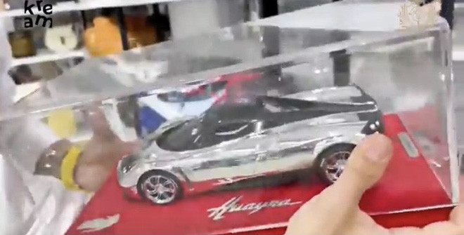 Các siêu xe khác như Rolls-Royce Ghost, Rolls-Royce Cullinan, Porsche Cayenne Coupe, BMW Z4, BMW X3, BMW X7, VinFast Lux SA2.0 và Mercedes-AMG G 63 Edition 1 cũng góp mặt trong bộ sưu tập siêu xe mô hình của doanh nhân Phạm Trần Nhật Minh.