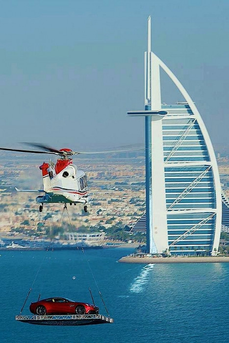Tắc đường không phải là vấn đề lớn với người giàu ở Dubai.