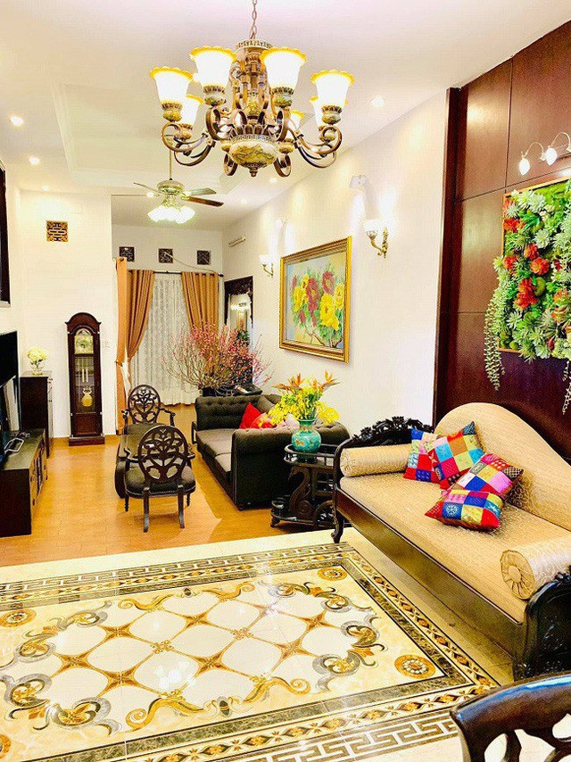 Ngoài căn biệt thự khủng ở Mỹ, nghệ sĩ hài Thúy Nga còn có căn nhà khang trang ở Quận 10, TPHCM. Căn nhà này cô sống cùng gia đình. Ảnh: FBNV