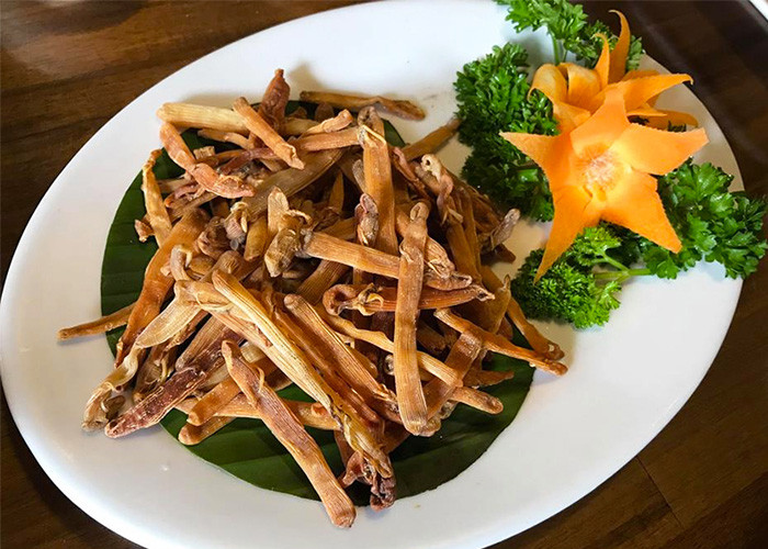 Ngày nay, sá sùng có trong thực đơn các nhà hàng hải sản, đặc biệt là món nướng. Ảnh: Mạng ẩm thực