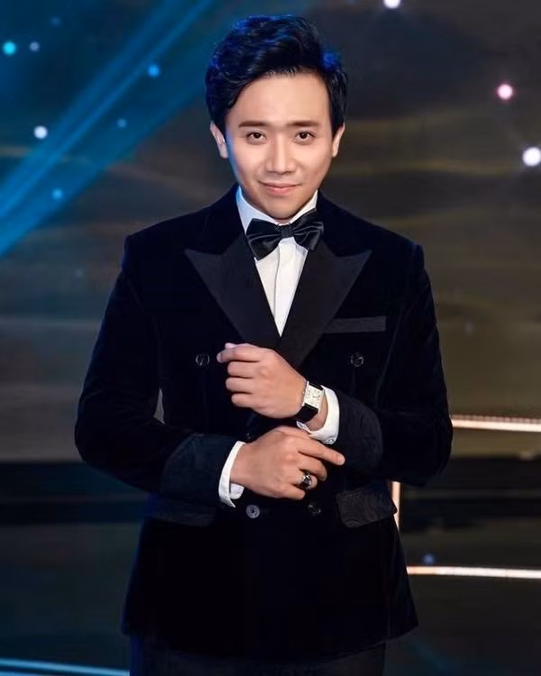 Trấn Thành rất kín tiếng về mức cát-xê của mình. Tuy nhiên, một bầu show từng tiết lộ để mời anh tham gia chương trình phải trả 6.000 USD (khoảng 138 triệu đồng). Ảnh: Cafebiz.