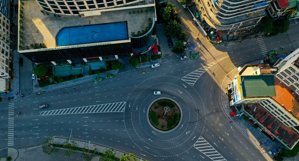 Khách sạn trăm tỷ được rao bán khắp nơi - Hình 2 Khach san tram ty duoc rao ban khap noi-Hinh-2