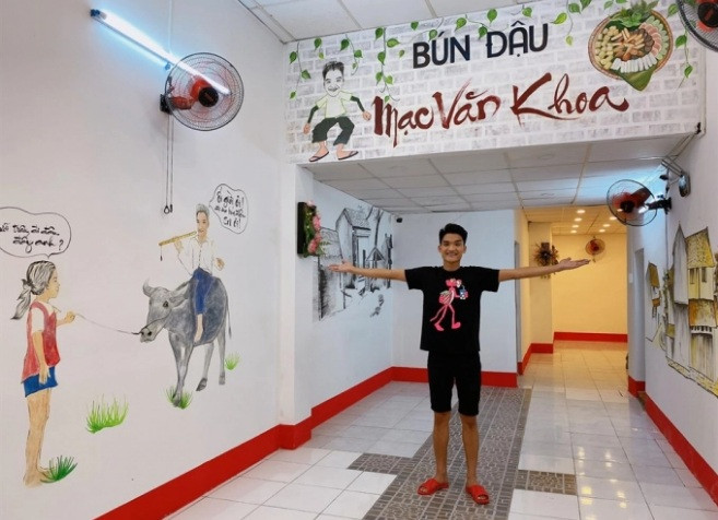 Bún đậu Mạc Văn Khoa ghi điểm bởi không gian khá rộng và thoáng mát. Với tone màu trắng chủ đạo, không gian quán toát lên một sự sáng sủa và sạch sẽ. Ảnh: Internet