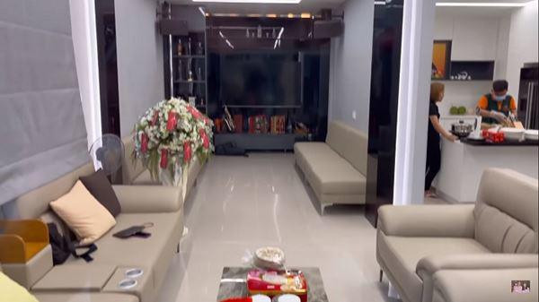 Không gian bên trong được thiết kế theo phong cách hiện đại với nội thất tiện nghi. Ảnh: Facebook.