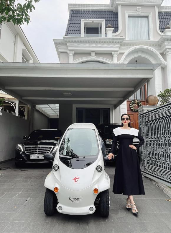 Khu vực để xe trong biệt thự nhà Bảo Thy. Nguồn ảnh: FBNV