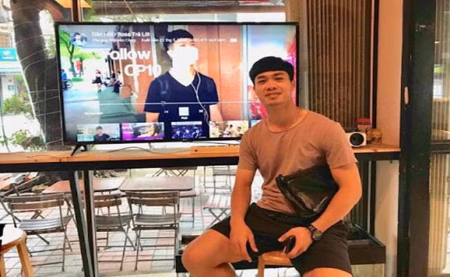 Tiền đạo Công Phượng cũng "khởi nghiệp" với việc mở quán cà phê mang tên CP10 tại thành phố Pleiku. Ảnh: Internet.