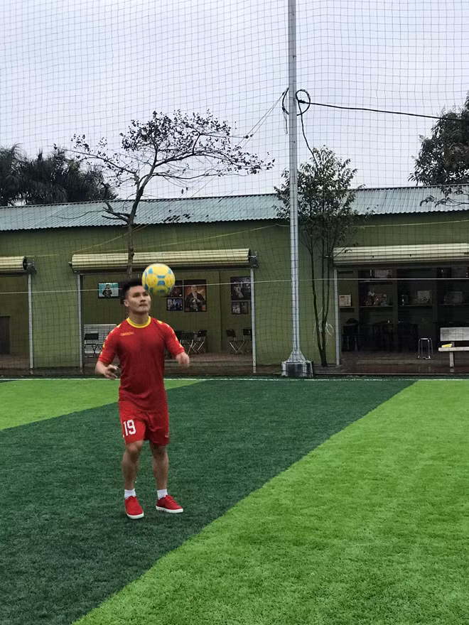 Trong khi đó, Quang Hải lại chọn hướng đi khác khi mở một trung tâm bóng đá cộng đồng tại Đông Anh (Hà Nội). Ảnh: Internet