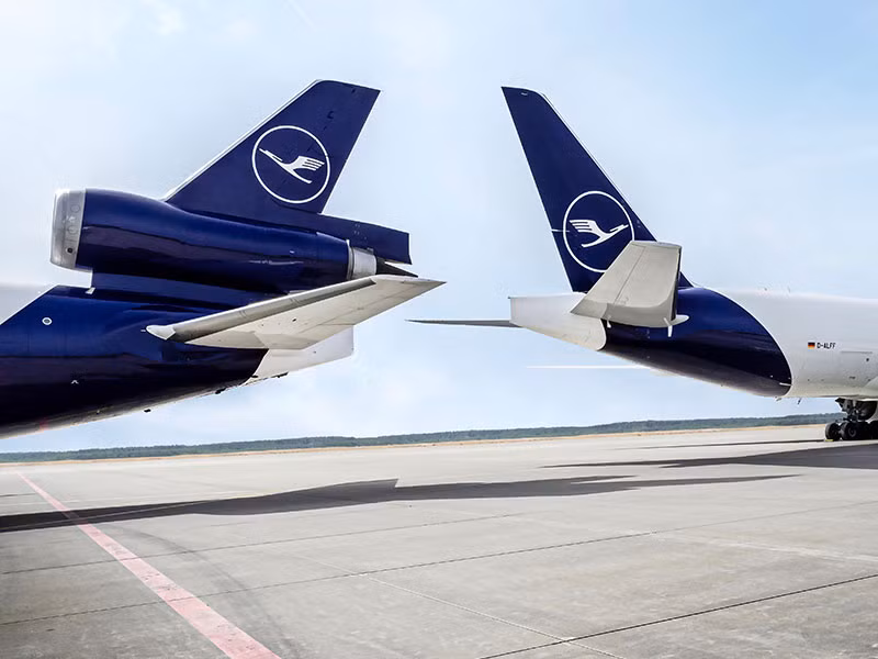 Máy bay B777 Freighter có hệ thống xử lý hàng hóa được nâng cao, trọng lượng nhẹ, hệ thống giảm tải cơ động giúp phân phối tải trọng trên máy bay khi đang bay. Ảnh: Lufthansa-cargo