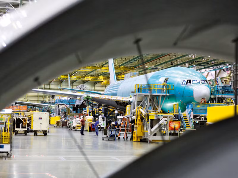 Boeing đã nhận được đơn đặt hàng 78 chiếc 777 Freighter bao gồm: Air France, Emirates (8), Air Canada (2), China Southern Airlines (6), Deucalion Capital VII Limited (8), FedEx (15 ), GE Capital (12), Guggenheim Aviation (6), Korean Air (5) và Qatar (3). Ảnh: Lufthansa-cargo