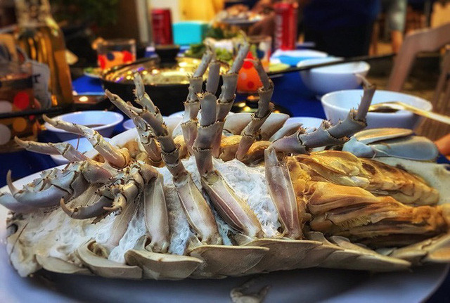 Trên thị trường, bọ biển có giá khá cao, khoảng 2,5 - 2,8 triệu đồng/kg. Thậm chí có thời điểm giới nhà giàu sẵn sàng chi tới 4 triệu đồng để săn lùng sinh vật xấu xí này. Ảnh: Haisanvinsea