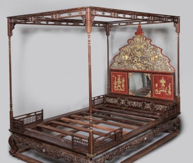 Năm 2014, chiếc long sàng của vua Thành Thái đã được bán đấu giá thành công ở Pháp với mức giá là 100.000 Euro (chưa kể 24% lệ phí đấu giá). Ảnh: Thể thao &amp; văn hóa