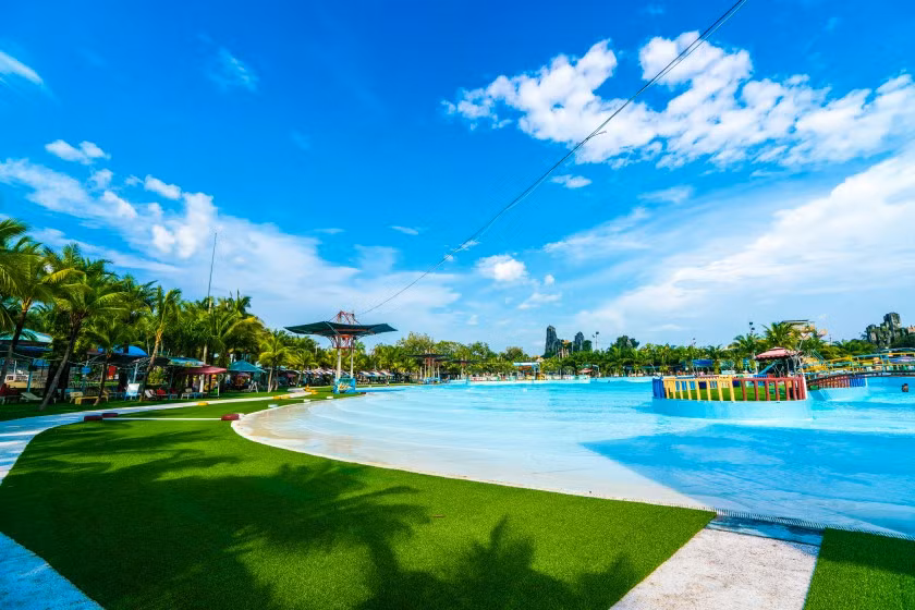 Trong khu du lịch Đại Nam còn có nông trại, khách sạn, phố đi bộ, khán đài, trung tâm hội nghị, quảng trường, nhà hàng tiệc cưới, bãi đỗ xe, khu câu cá, vườn ươm… với diện tích rất rộng. Ảnh: Internet