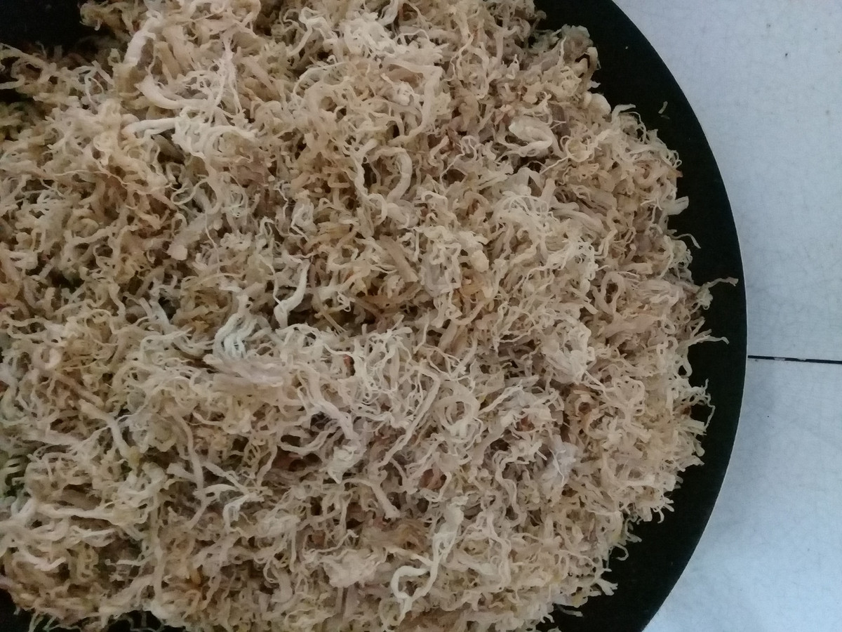 Để ruốc luôn tươi mới, thơm ngon, mỗi tuần chị Huyền mua khoảng 200 - 300g với giá 55.000 đồng/g. Ảnh: Facebook.