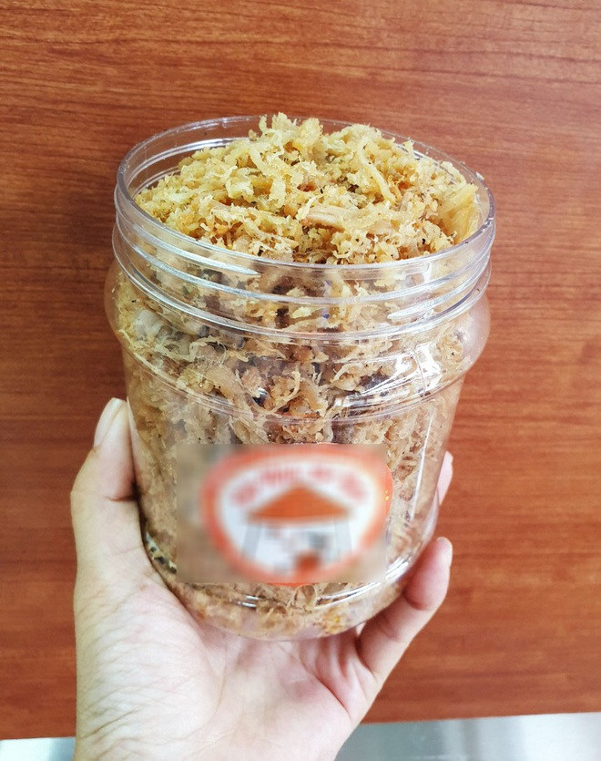 Chị Huyền (Hai Bà Trưng, Hà Nội) cho biết, hai bé nhà chị rất thích ăn ruốc mỡ nên tuần nào chị cũng mua. Ảnh: Facebook.