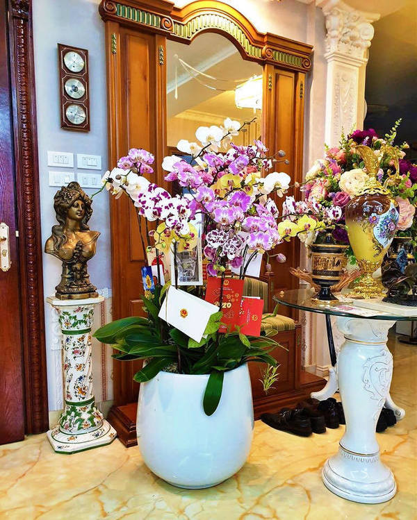 Hệ thống thang máy hiện đại.