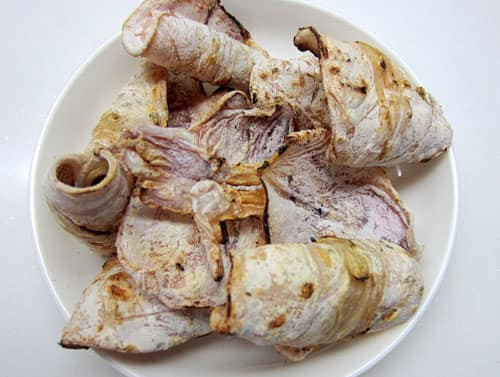 Trên thực tế, các loại mực khô giá rẻ này đều là mực rất nhỏ, có loại chỉ nhỏ bằng 2 đầu ngón tay hoặc mỗi kg thường có số lượng mực rất lớn.