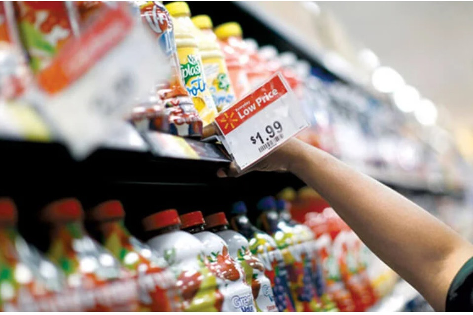 Nhiều nhãn hàng thường đặt ra một cái giá rất lẻ kiểu 199k thay vì 200k, 1.499 triệu thay vì 1.500 triệu. Trên thực tế, đây cũng là một mánh khóe. Ảnh: Getty